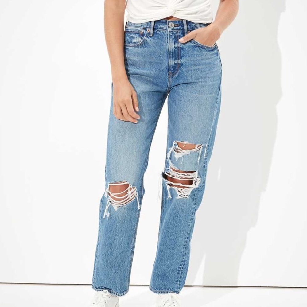 American Eagle 90s Boyfriend Distressed Jeans